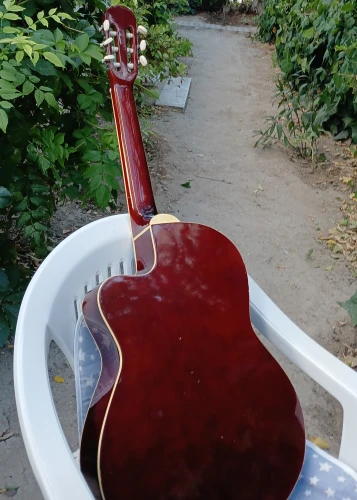 Satılık Yissi Marka, Model:C-91 CN , Maun gövde, Yarım Kasa Klasik Gitar 3
