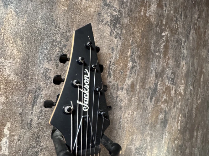 JACKSON 7 TELLİ ELEKTRO GİTAR 3
