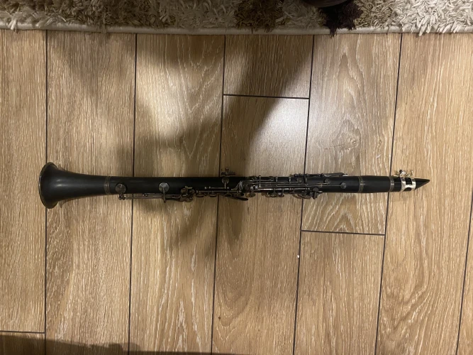 Amati Si bemol klarnet 9