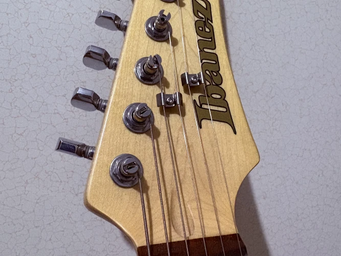 IBANEZ AZES40-MGR HSS Trem Mint Green Elektro Gitar 6