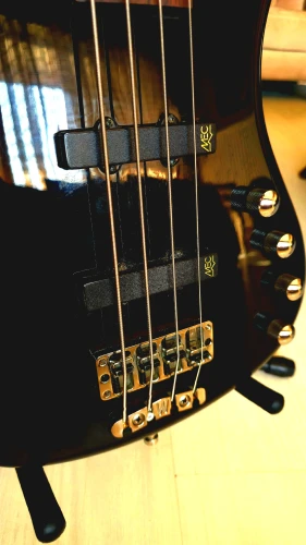 Warwick RockBass Corvette Basic,4 Telli - Masif Siyah Bass Gitar 2
