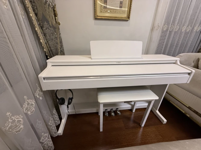 Yamaha Arius YDP 164 WH 6