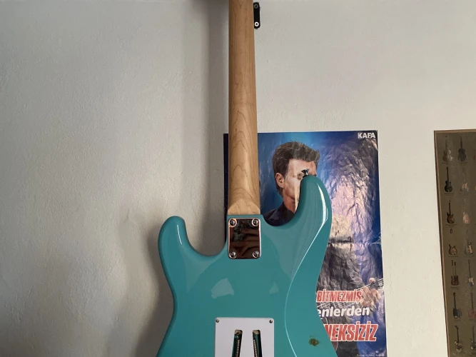 KRAMER FOCUS VT-2115 elektro gitar veBoston GA-15R combo amfi 2