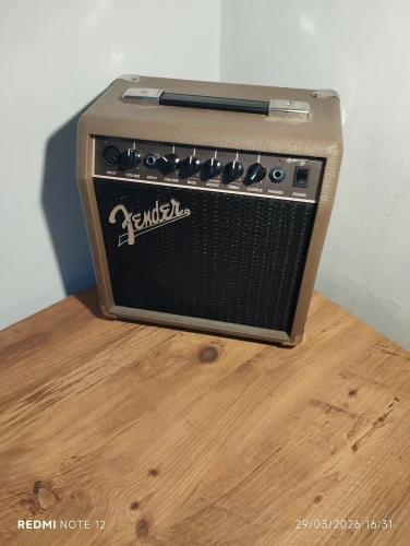 Fender Acoustasonic 15 Akustik Gitar Amfisi ( OLR 26-26033 ) 6