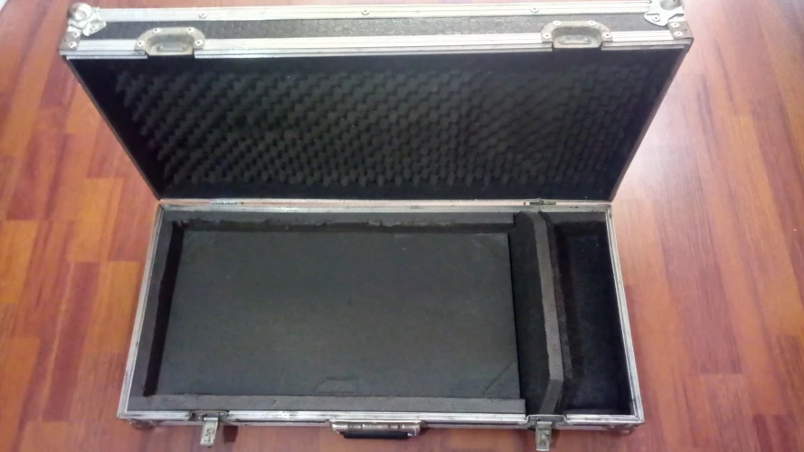 Boss GT 10 Elektro  Gitar Prosesörü  ve Metal board taşıma Canta 8