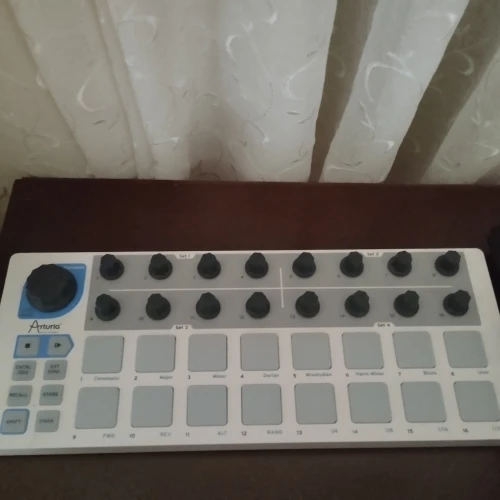 Arturia Beatstep 1
