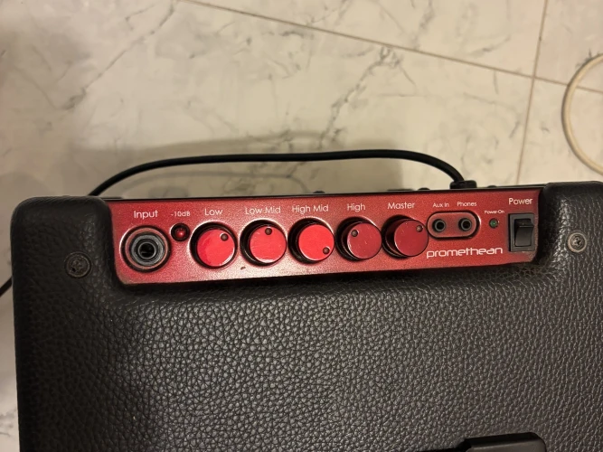 ibanez promethean p20u 20w gitar amfisi 2