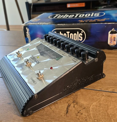 Hughes & Kettner TubeMan Tüplü Preamp 5