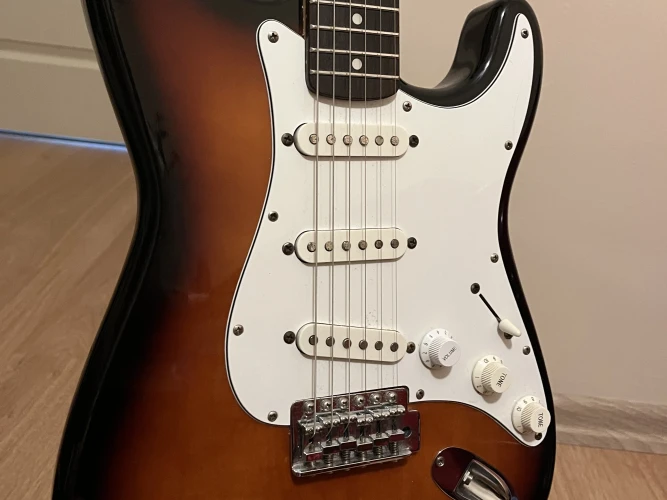 Squier Kore VN - Rosewood Klavye 1