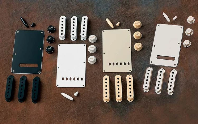 Fender Stratocaster Black Manyetik Kapağı Aksesuar Kiti 1