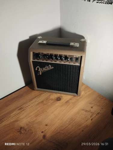 Fender Acoustasonic 15 Akustik Gitar Amfisi ( OLR 26-26033 ) 4