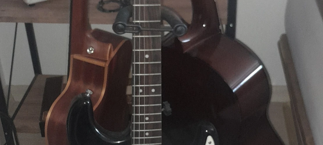 Squier Affinity Stratocaster 10