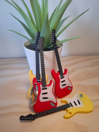 🎸 Fender Bas Gitar Anahtarlık – 2’li Set 🎸 4