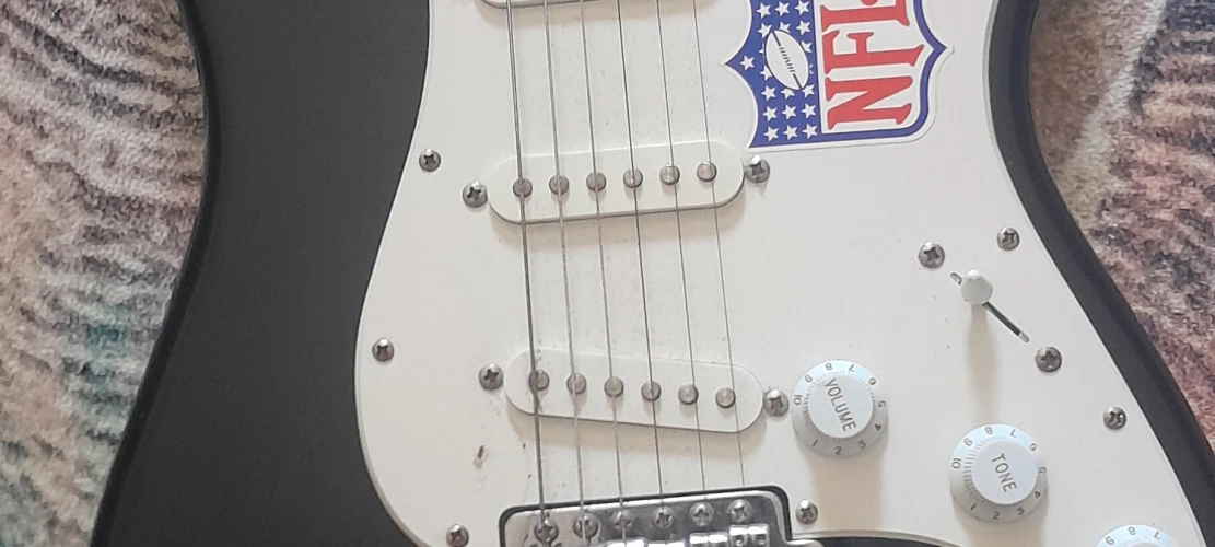 Squier Affinity Stratocaster 7
