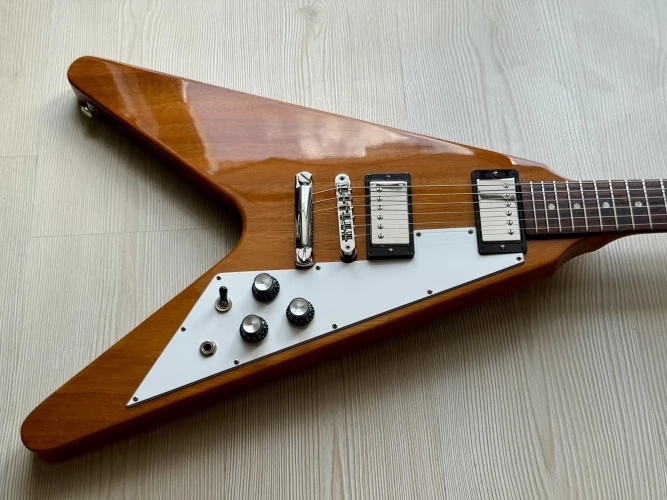 Gibson Flying V Antique Natural 4