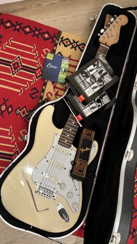 FENDER STRATOCASTER (USA) 1
