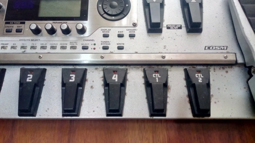 Boss GT 10 Elektro  Gitar Prosesörü  ve Metal board taşıma Canta 4