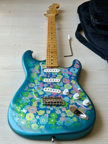 1997 Fender Japan Vintage 57 Reissue Blue Flower Stratocaster Crafted in Japan 5