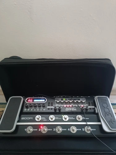 Zoom G9. 2tt Lambalı Gitar Effect Prosesör 1