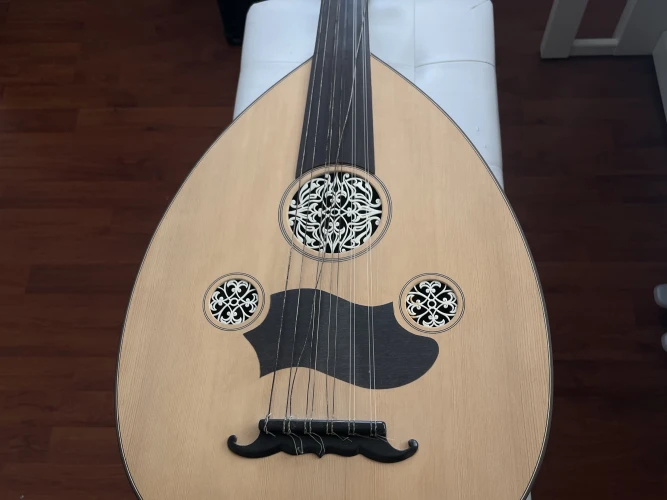 15 yıllık el yapımı ud 1