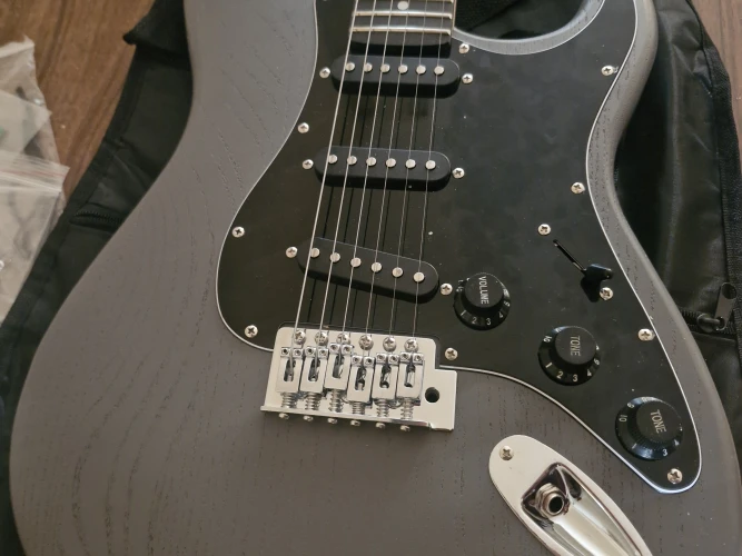 Donner DST-80 Elektro Gitar 2