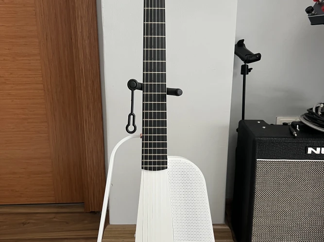 Enya NEXG 2N CL WH Beyaz Renk Elektro Klasik Gitar 1