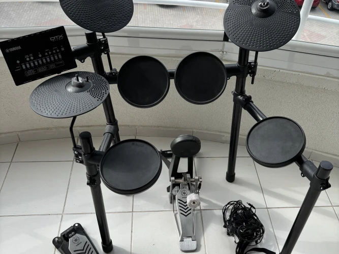Yamaha DTX452k Dijital Davul 5