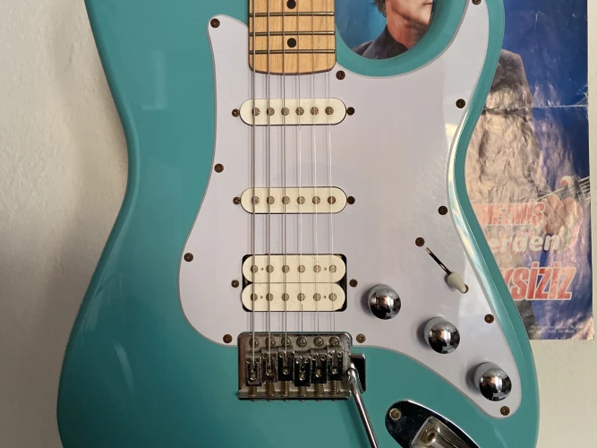 KRAMER FOCUS VT-2115 elektro gitar veBoston GA-15R combo amfi 3