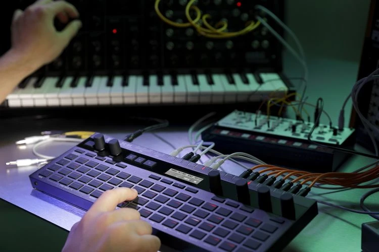 Korg SQ-64 4