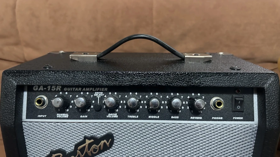 Boston Ga15R kombo gitar amfisi 2