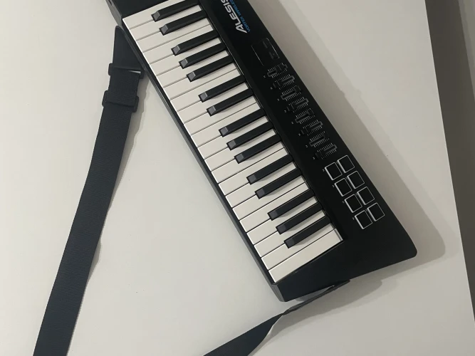 alesis vortex wireless 2 keytar 1