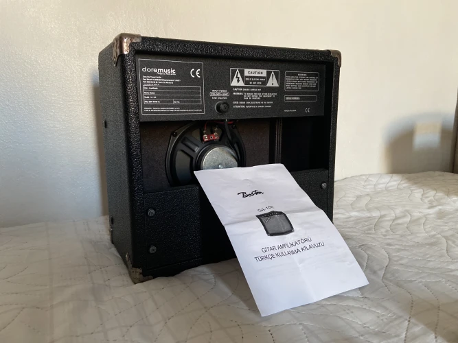 KRAMER FOCUS VT-2115 elektro gitar veBoston GA-15R combo amfi 7