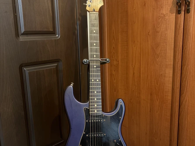 FENDER STRATOCASTER MEXİCO ELEKTRO GİTAR 1