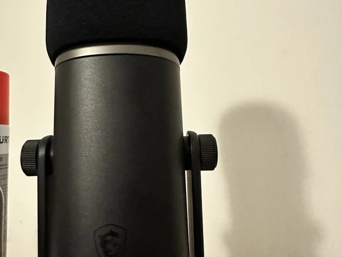 MSİ  GV60  streaming mikrofon 3