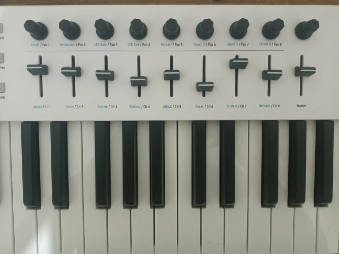 Arturia KeyLab Essential 88 ( OLR 26-26041 ) 5