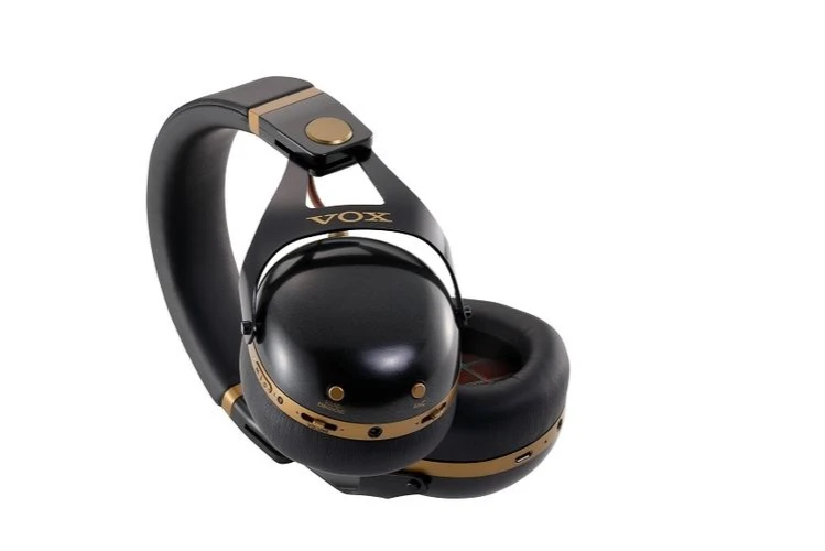 VH-Q1-BK 2