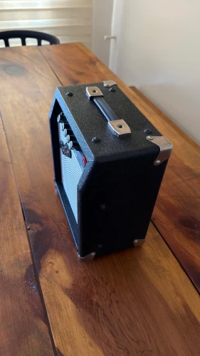 Boston GA-10 elektro gitar amfisi 2