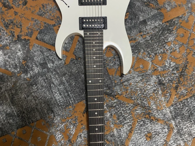 Ibanez GRG7221 7 telli 3