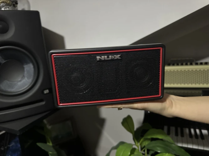 Nux MIGHTY AIR taşınabilir gitar amfisi 2