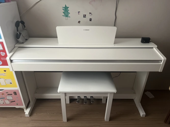 yamaha ydp105WHdigital piano beyaZ 1
