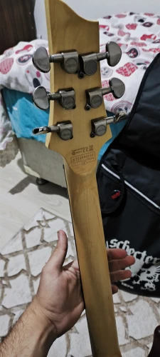 Schecter SGR C-1 Walnut Satin + Blackstar ID:Core 10 Amfi 4