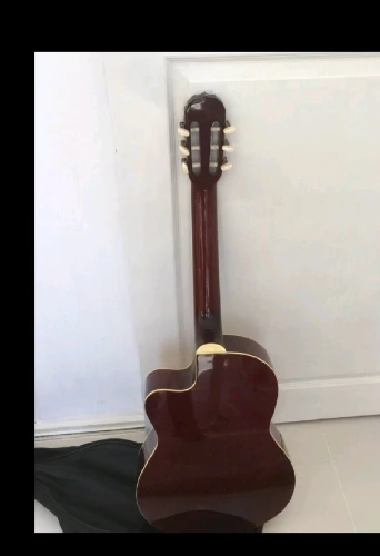 Satılık Yissi Marka, Model:C-91 CN , Maun gövde, Yarım Kasa Klasik Gitar 2