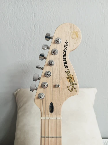 Squier Affinity Stratocaster HSS – Lake Placid Blue 3