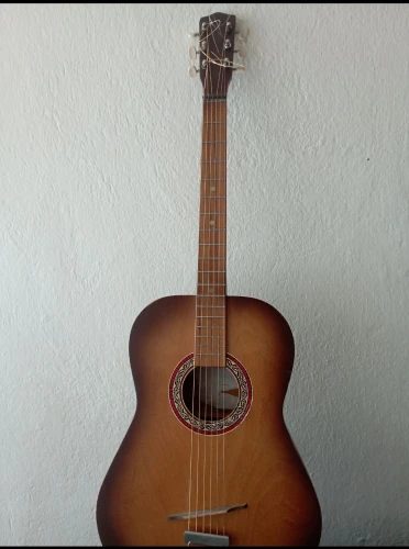 Akustik Gitar 80 li yıllardan 1