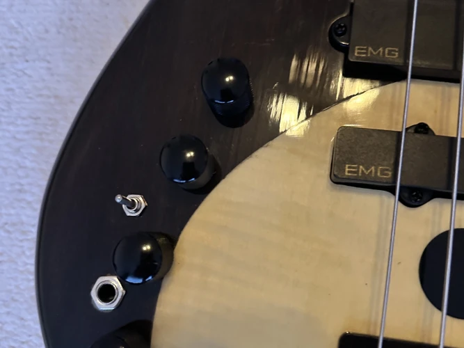 Fodera 4 telli Solak bas gitar 5