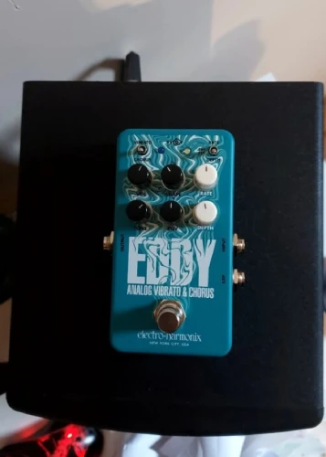 Electro Harmonix Eddy Analog Vibrato & Chorus Pedal 1