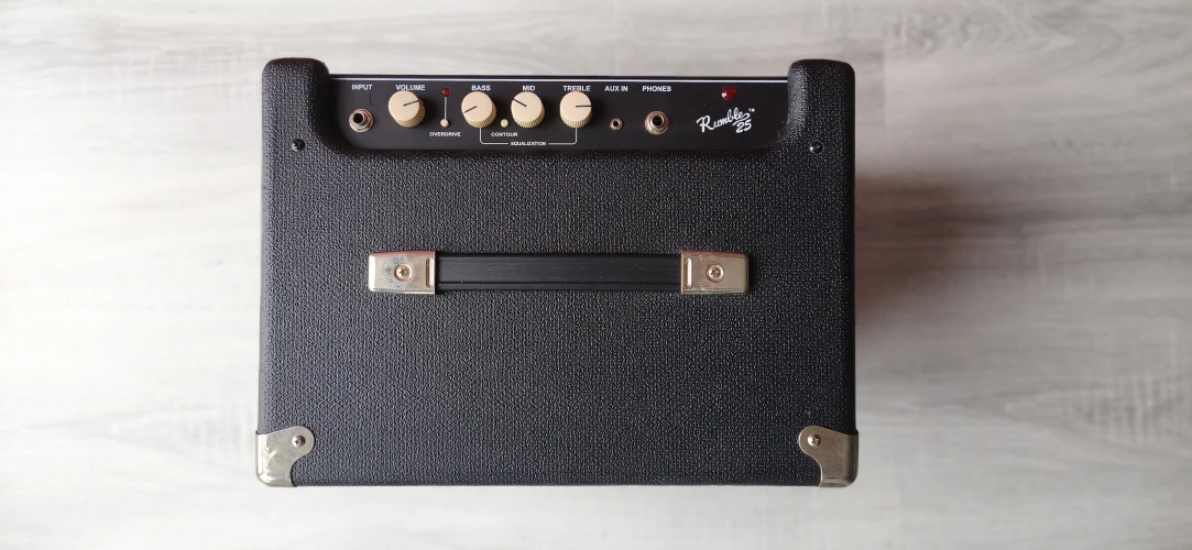 Fender Rumble 25 Bas Gitar Amfisi 3