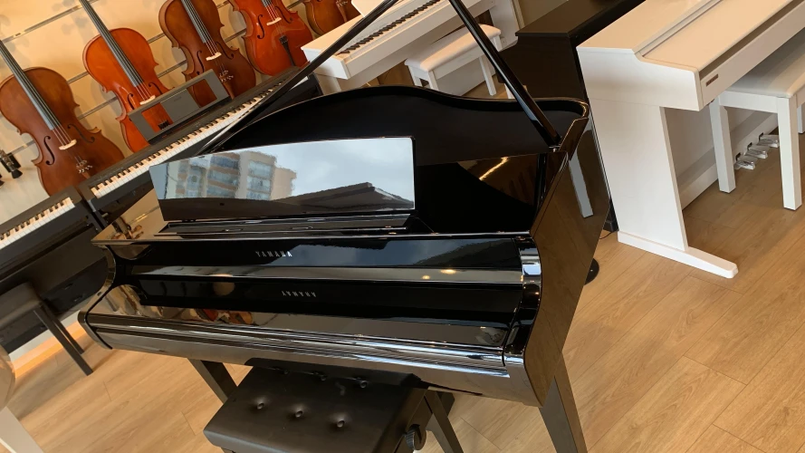 Yamaha CLP-865 Dijital Grand Piyano (Parlak Siyah) 1