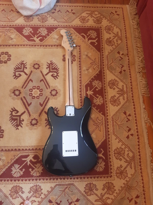 Fender Squier Stratocaster 2