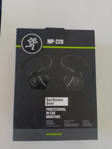 Mackie MP-220 Professional in-ear monitor 1